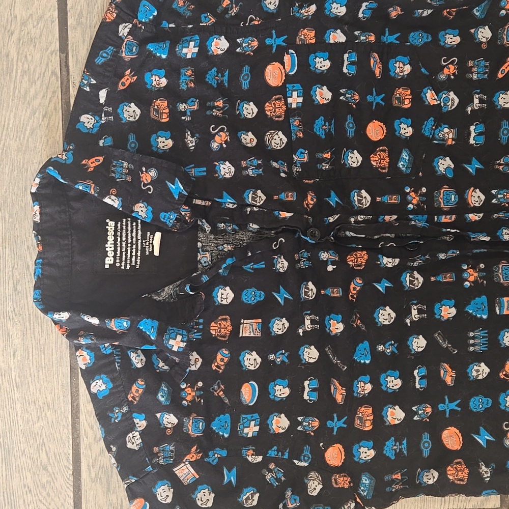 Bethesda Fallout Vault Boy Button Down‎ Shirt Men's Size Small - Picture 2 of 7
